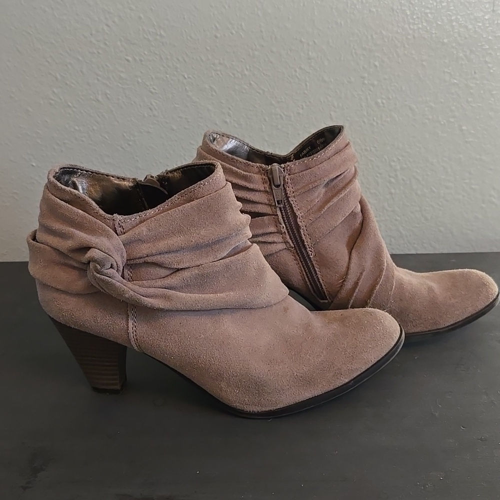 Andrew Geller Taupe Ankle Boots size 6.5 - Picture 2 of 7
